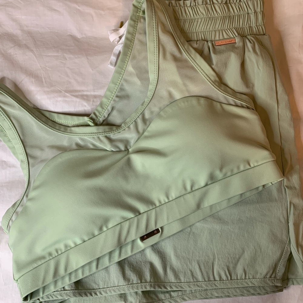 Cleo Harper set both size medium